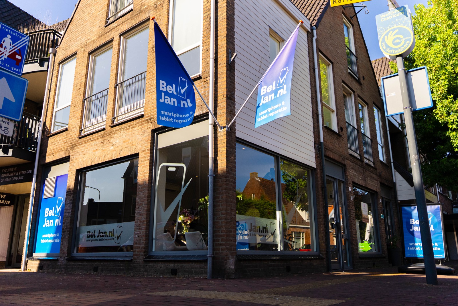 De winkel van BelJan in Castricum, gespecialiseerd in telefoon- en tabletreparaties